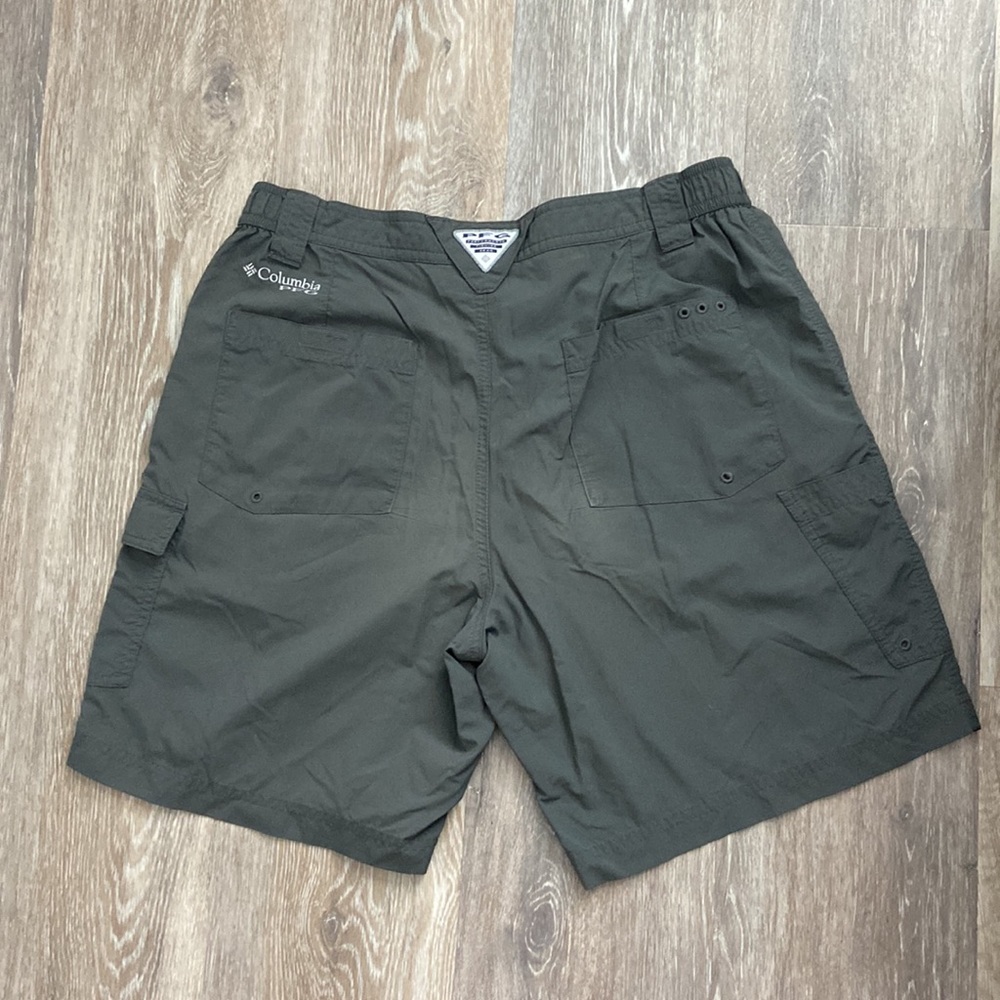 Columbia Omni-Shade Cargo Shorts - Picture 2 of 4